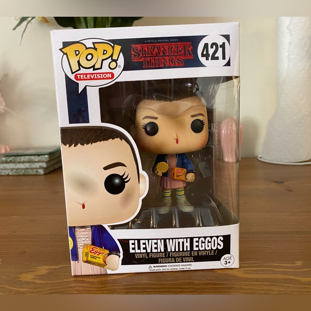 Stranger Things - 11 Eleven with Eggos EUC